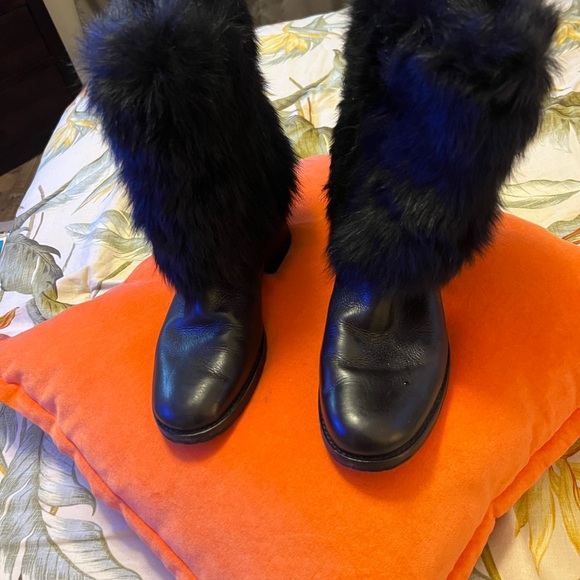 Black leather Via Spiga boots with fur. Size 8. Great condition! Gently worn! - Picture 4 of 6